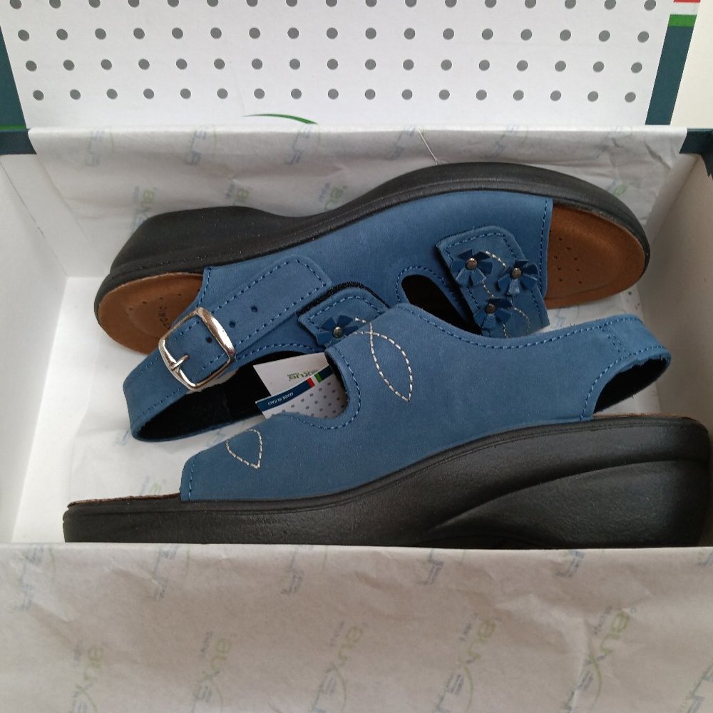Flexus. Italian Comfort. Blue Color. Size: EU 36 US 6